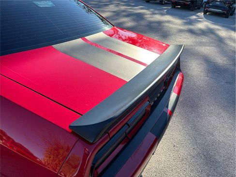 Used 2016 Dodge Challenger SRT Hellcat image 15