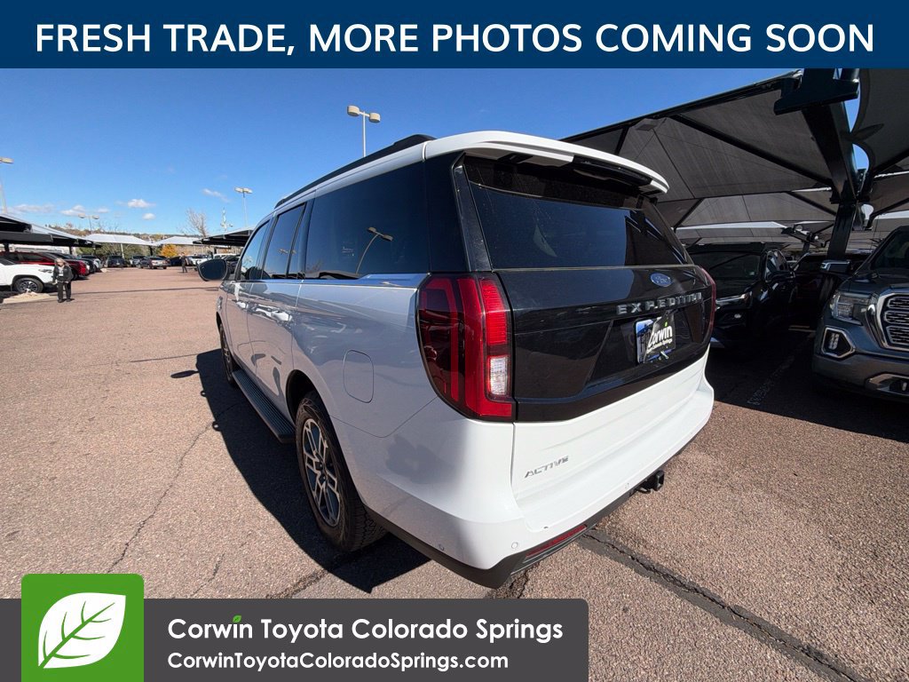 Used 2025 Ford Expedition Active AWD/4WD image 6