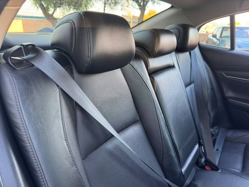 Used 2023 MAZDA MAZDA3 s AWD/4WD image 28