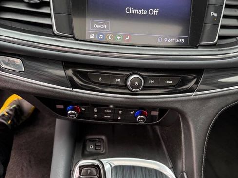 Used 2020 Buick Enclave Essence image 40