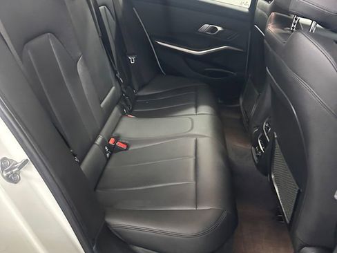 Used 2019 BMW 330i xDrive Sedan w/ Convenience Package image 32