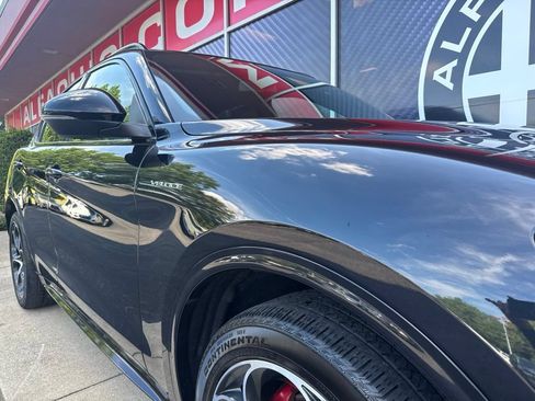 Used 2023 Alfa Romeo Stelvio Veloce AWD/4WD image 2