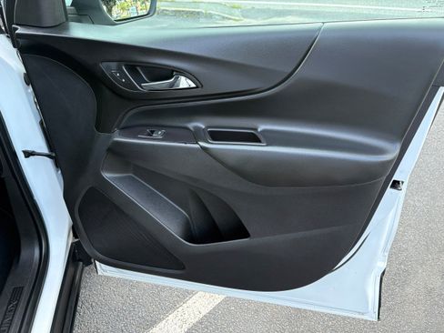 Used 2018 Chevrolet Equinox LT AWD/4WD image 29