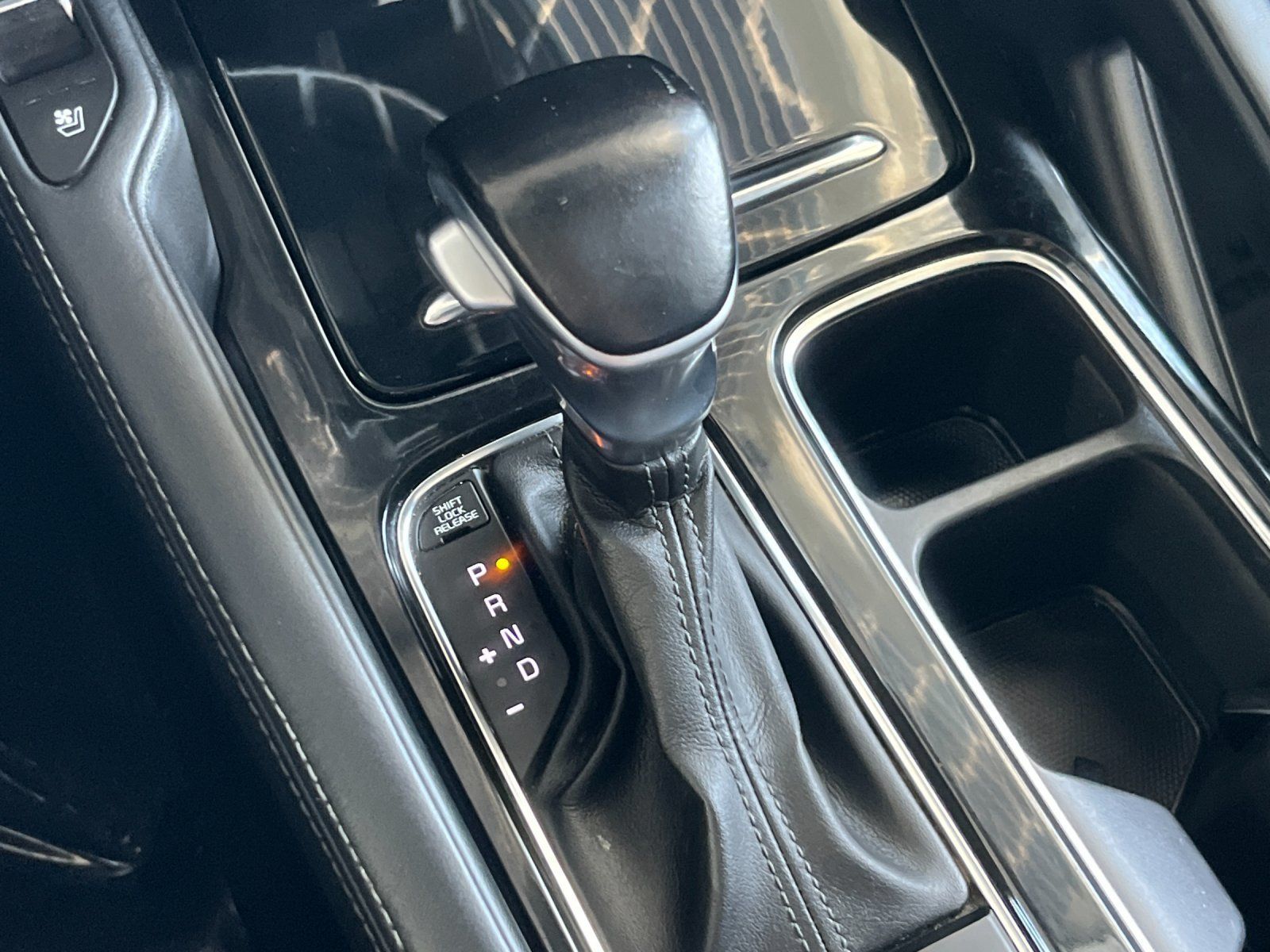 Used 2020 Kia Telluride EX w/ EX Premium Package FWD image 22