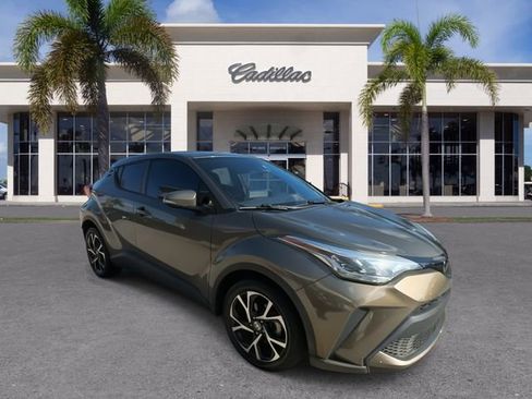 Used 2021 Toyota C-HR XLE image 2