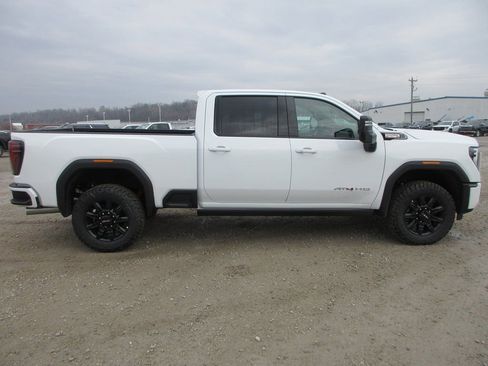 New 2026 GMC Sierra 2500 AT4 w/ AT4 Premium Plus Package image 3