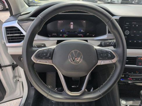 Used 2025 Volkswagen Taos SE AWD/4WD image 22