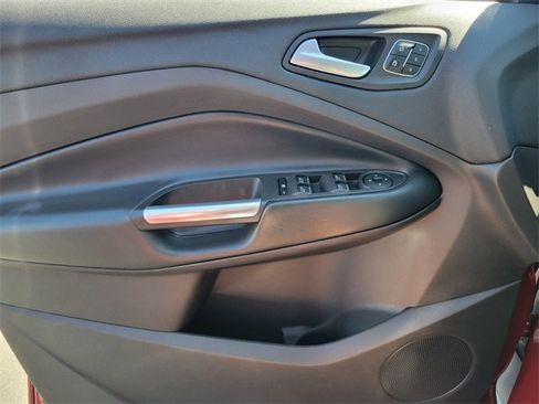 Used 2019 Ford Escape Titanium image 16