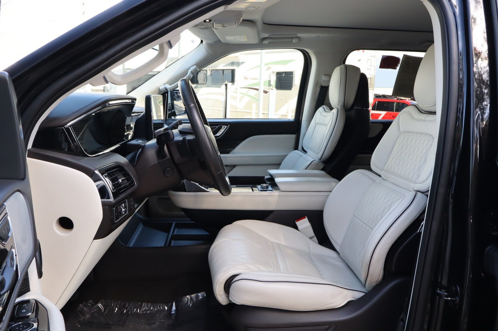 Used 2023 Lincoln Navigator Black Label AWD/4WD image 22