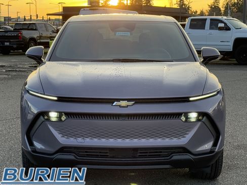 New 2026 Chevrolet Equinox EV LT image 8