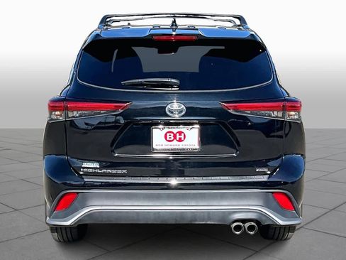 Used 2023 Toyota Highlander XSE image 4