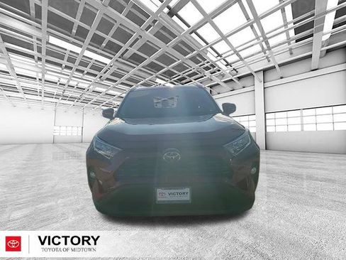Used 2021 Toyota RAV4 XLE Premium image 9