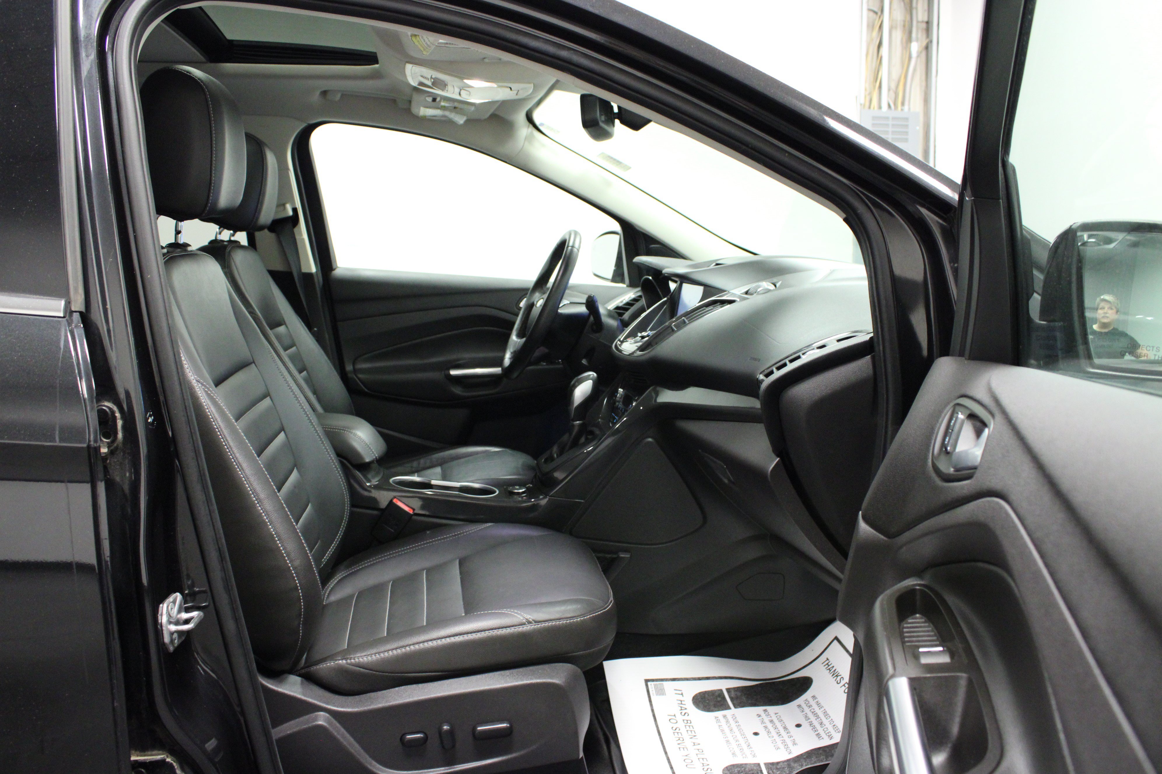 Used 2015 Ford Escape Titanium w/ Canadian Touring Package AWD/4WD image 16