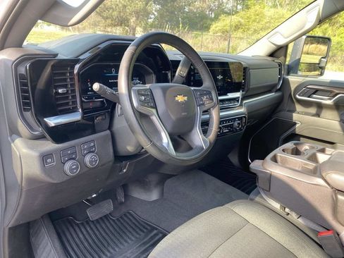 Used 2025 Chevrolet Silverado 3500 LT w/ Safety Package AWD/4WD image 24