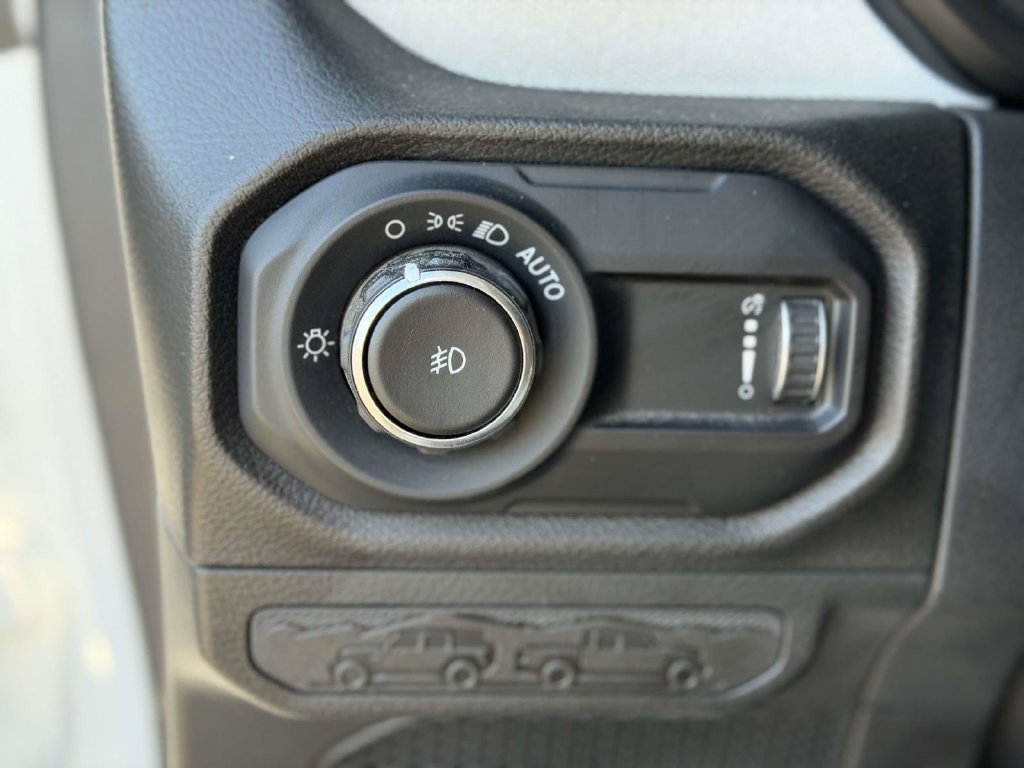 Used 2024 Jeep Wrangler Unlimited Sport AWD/4WD image 31