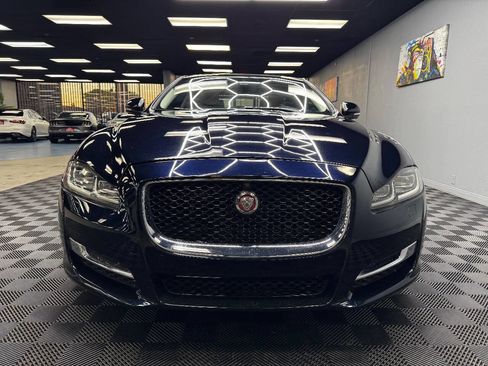 Used 2016 Jaguar XJ R-Sport image 4