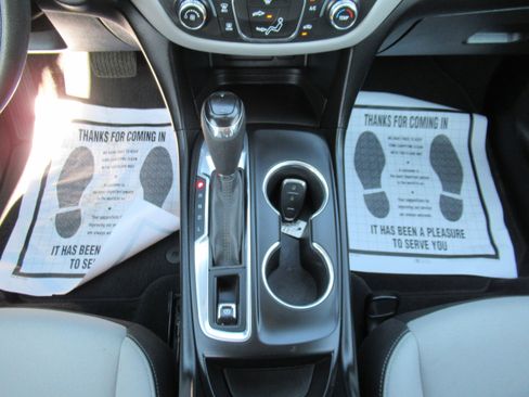 Used 2020 Chevrolet Equinox LT image 13