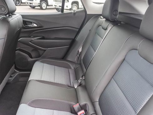 New 2026 Chevrolet Trax LT w/ Sunroof Package image 18