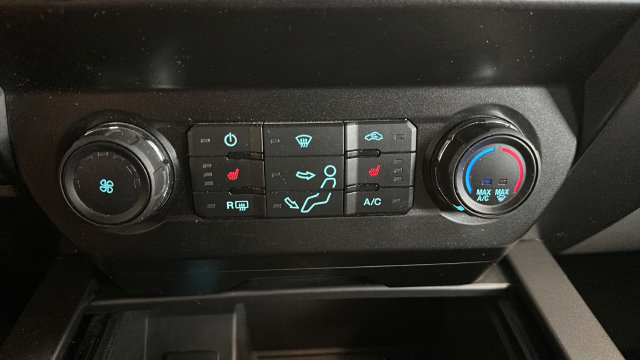 Used 2019 Ford F250 XLT w/ XLT Premium Package AWD/4WD image 18