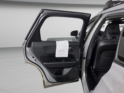 Used 2023 Volvo XC60 B6 Ultimate w/ Protection Package Premier image 25