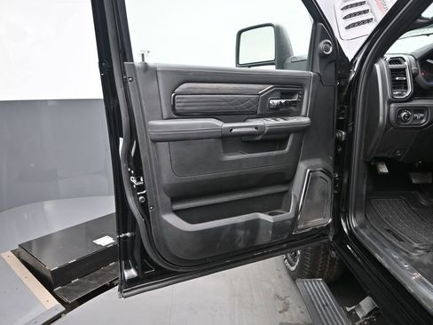 New 2026 RAM 2500 Limited AWD/4WD image 12