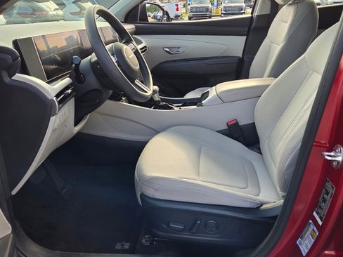 Used 2025 Hyundai Tucson SEL FWD image 5