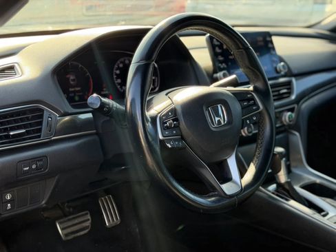 Used 2018 Honda Accord Sport image 11