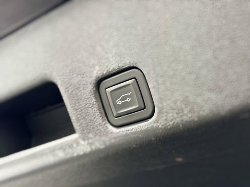 Certified 2024 Chevrolet Traverse LS image 25