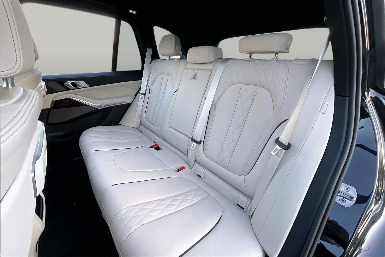 Used 2024 BMW X5 xDrive40i w/ M Sport Package AWD/4WD image 20