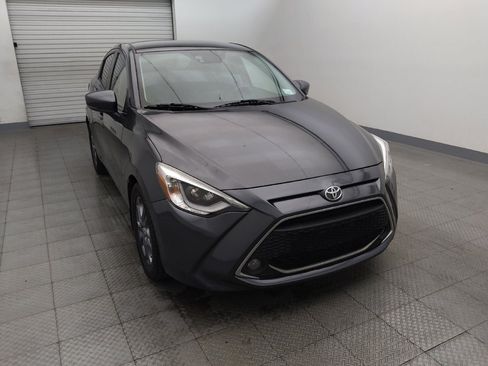 Used 2019 Toyota Yaris XLE FWD image 14