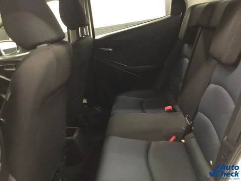 Used 2019 Toyota Yaris LE image 28