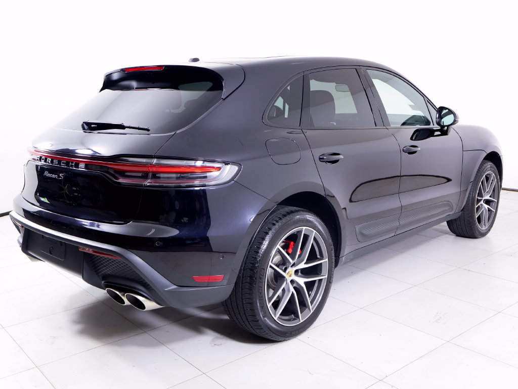 Certified 2023 Porsche Macan S AWD/4WD image 35