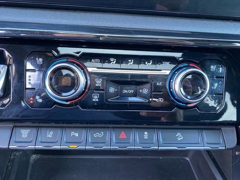 Used 2025 GMC Sierra 3500 AT4 w/ AT4 Premium Plus Package image 13