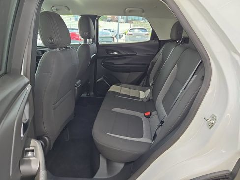 Used 2025 Chevrolet TrailBlazer LT AWD/4WD image 33