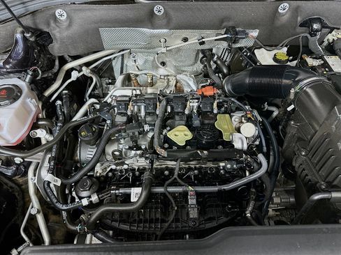 Used 2025 Volkswagen Atlas SE image 35