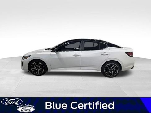 Used 2025 Nissan Sentra SR w/ SR Premium Package FWD image 3