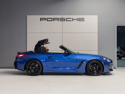 Used 2023 BMW Z4 sDrive30i w/ Shadowloine Package image 9