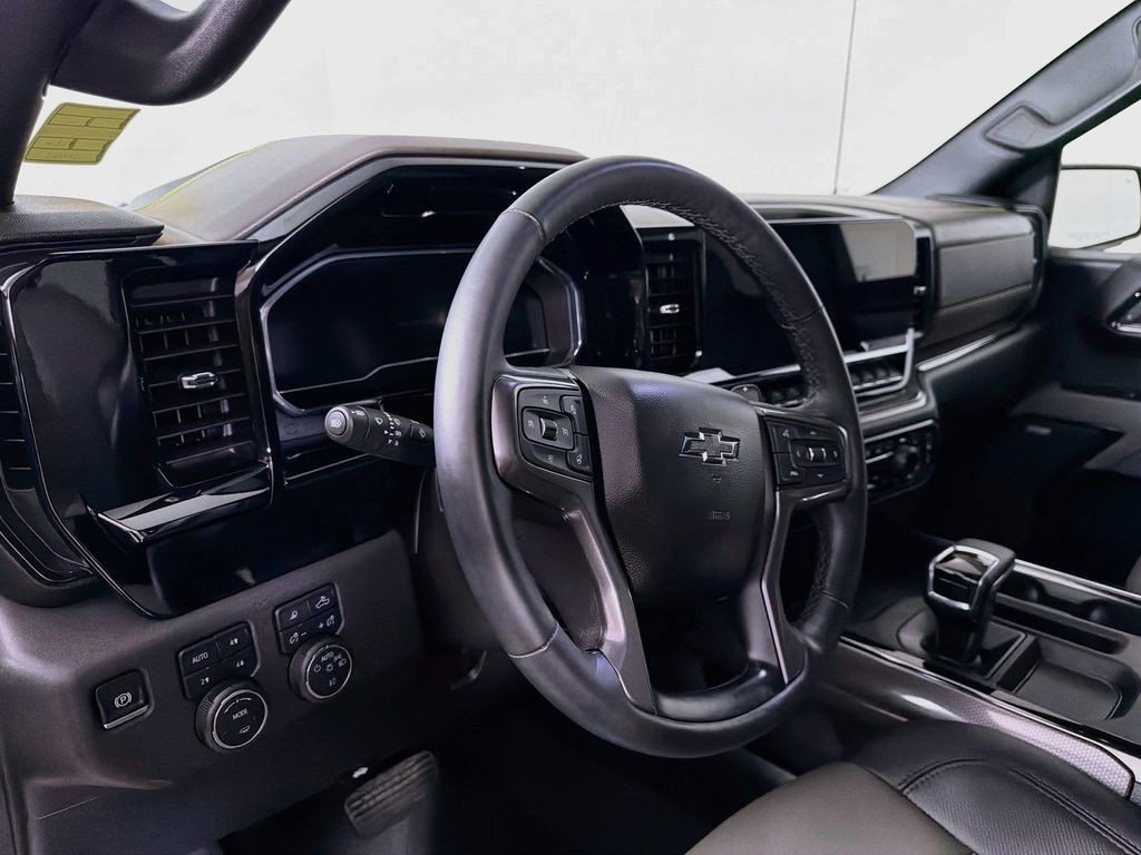 Used 2025 Chevrolet Silverado 1500 ZR2 AWD/4WD image 10