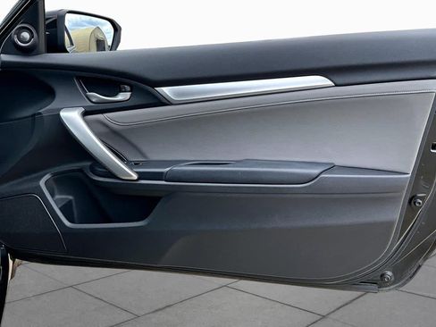 Used 2018 Honda Civic EX-L image 20