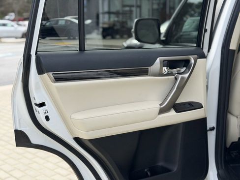 Used 2021 Lexus GX 460 Premium image 14
