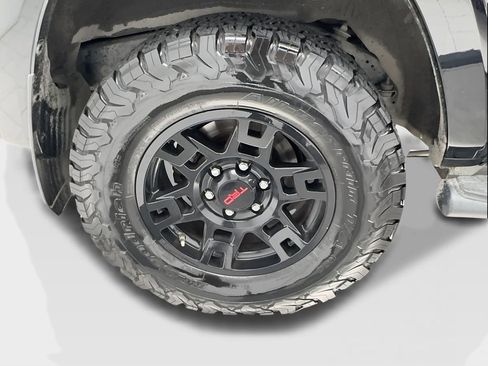 Used 2019 Toyota 4Runner TRD Off-Road AWD/4WD image 14