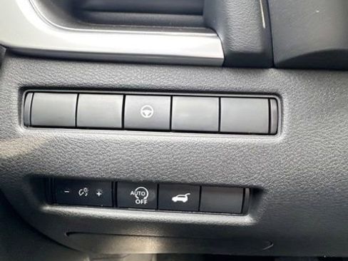 Certified 2024 Nissan Rogue SV w/ SV Premium Package AWD/4WD image 23