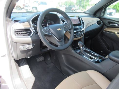 Used 2024 Chevrolet Equinox Premier FWD image 18