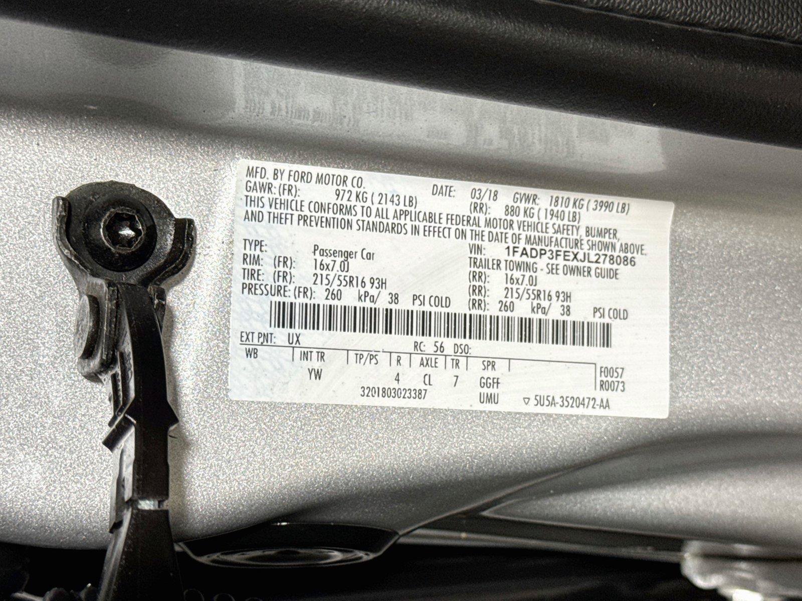 Used 2018 Ford Focus SE w/ SE Appearance Package FWD image 28