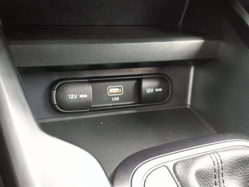 Used 2023 Kia Soul LX w/ LX Technology Package image 18