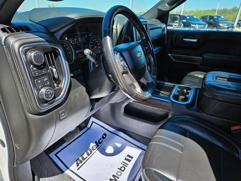 Used 2019 Chevrolet Silverado 1500 High Country w/ Technology Package AWD/4WD image 23