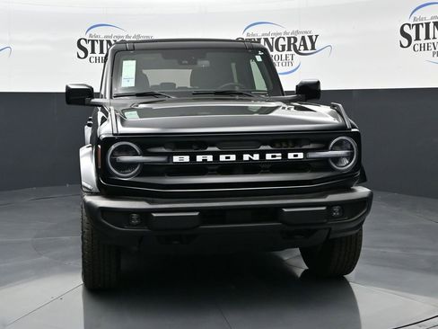 Used 2025 Ford Bronco Outer Banks image 2