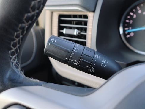 Used 2024 Ford Expedition Limited image 20