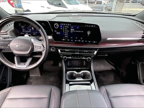 Used 2025 Chevrolet Traverse Z71 w/ Enhanced Driving Package AWD/4WD image 14