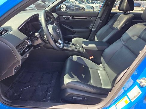 Used 2023 Honda Civic Sport Touring image 4